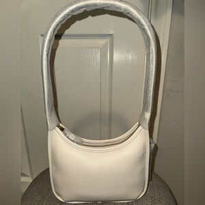 Coach Curve Zip Hobo - NWT